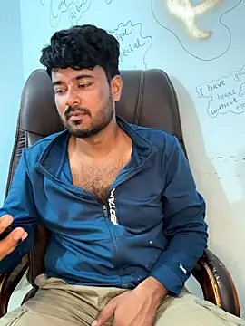 Snapshot of MeekBatgirl chatting on October 31, 2025, 7:38 am MeekBatgirl online show from October 31, 2025, 7:38 am