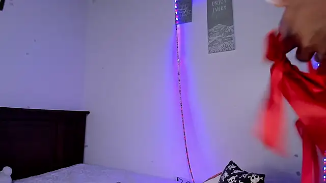 Michluxe 69 online show from November 11, 2025, 1:44 am