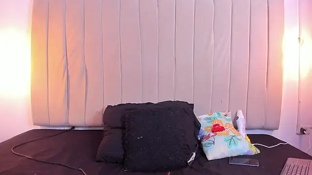 Snapshot of escar_let chatting on February 22, 2026, 3:09 am escar let online show from February 22, 2026, 3:09 am