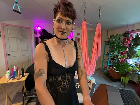 kinkycanner online show from April 11, 2026, 11:08 pm