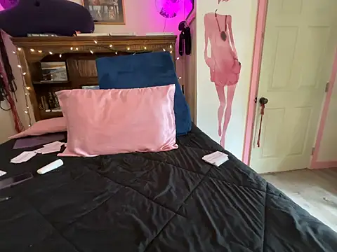 kinkycanner online show from April 23, 2026, 8:10 pm