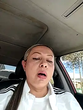 Snapshot of Madisson-04_ chatting on November 22, 2025, 7:02 pm Madisson-04 online show from November 22, 2025, 7:02 pm