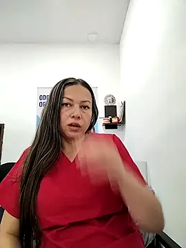 Snapshot of Madisson-04_ chatting on November 5, 2025, 8:34 pm Madisson-04 online show from November 5, 2025, 8:34 pm