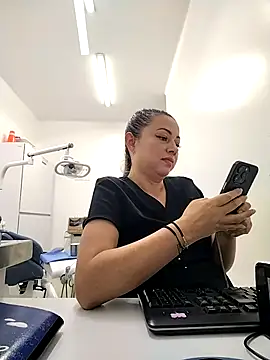 Snapshot of Madisson-04_ chatting on October 21, 2025, 6:51 pm Madisson-04 online show from October 21, 2025, 6:51 pm