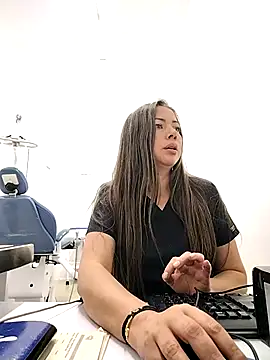 Snapshot of Madisson-04_ chatting on October 15, 2025, 7:33 pm Madisson-04 online show from October 15, 2025, 7:33 pm