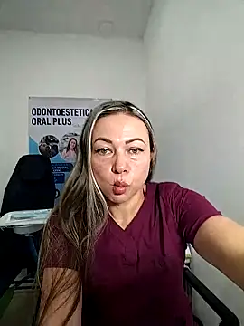 Snapshot of Madisson-04_ chatting on November 26, 2025, 3:12 pm Madisson-04 online show from November 26, 2025, 3:12 pm