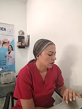 Snapshot of Madisson-04_ chatting on November 21, 2025, 6:40 pm Madisson-04 online show from November 21, 2025, 6:40 pm