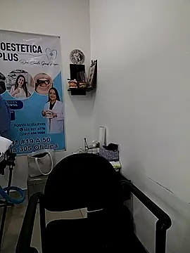 Snapshot of Madisson-04_ chatting on November 24, 2025, 3:45 pm Madisson-04 online show from November 24, 2025, 3:45 pm