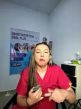 Snapshot of Madisson-04_ chatting on December 4, 2025, 6:51 pm Madisson-04 online show from December 4, 2025, 6:51 pm