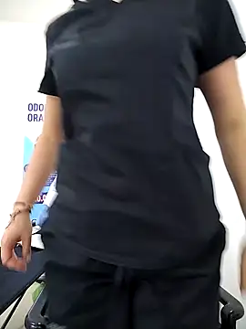 Snapshot of Madisson-04_ chatting on November 12, 2025, 3:27 pm Madisson-04 online show from November 12, 2025, 3:27 pm