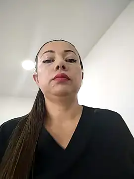 Snapshot of Madisson-04_ chatting on November 17, 2025, 12:31 pm Madisson-04 online show from November 17, 2025, 12:31 pm