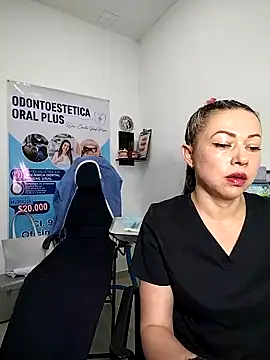 Snapshot of Madisson-04_ chatting on November 28, 2025, 12:05 pm Madisson-04 online show from November 28, 2025, 12:05 pm