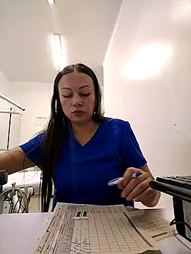 Snapshot of Madisson-04_ chatting on November 6, 2025, 9:41 pm Madisson-04 online show from November 6, 2025, 9:41 pm