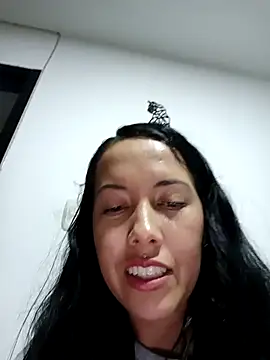 Snapshot of MiaForever1 chatting on October 27, 2025, 2:23 am MiaForever1 online show from October 27, 2025, 2:23 am