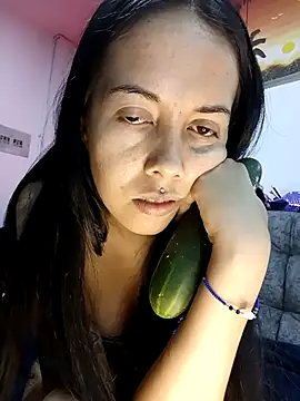 Snapshot of MiaForever1 chatting on December 4, 2025, 3:16 am MiaForever1 online show from December 4, 2025, 3:16 am