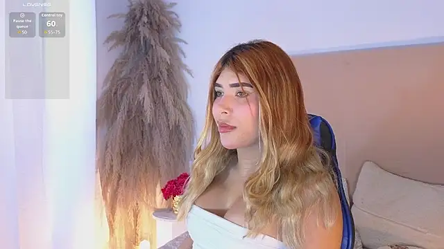 dahiana marin online show from November 24, 2025, 8:31 pm