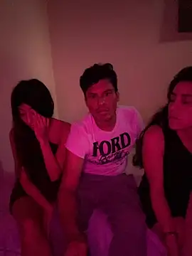 Snapshot of Clavelnegro chatting on September 29, 2025, 10:04 pm Clavelnegro online show from September 29, 2025, 10:04 pm