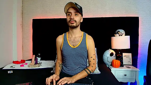 Snapshot of HairyDiamond_ chatting on October 21, 2025, 4:06 pm HairyDiamond online show from October 21, 2025, 4:06 pm