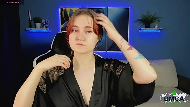 Roxy foxi online show from November 17, 2025, 1:09 am