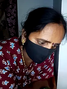 Snapshot of Mee_harini-telugupilla chatting on December 17, 2025, 5:18 pm Mee harini-telugupilla online show from December 17, 2025, 5:18 pm