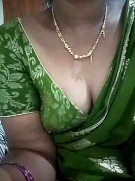 Snapshot of Mee_harini-telugupilla chatting on February 5, 2026, 11:11 pm Mee harini-telugupilla online show from February 5, 2026, 11:11 pm