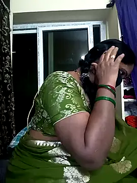 Snapshot of Mee_harini-telugupilla chatting on December 20, 2025, 4:32 pm Mee harini-telugupilla online show from December 20, 2025, 4:32 pm