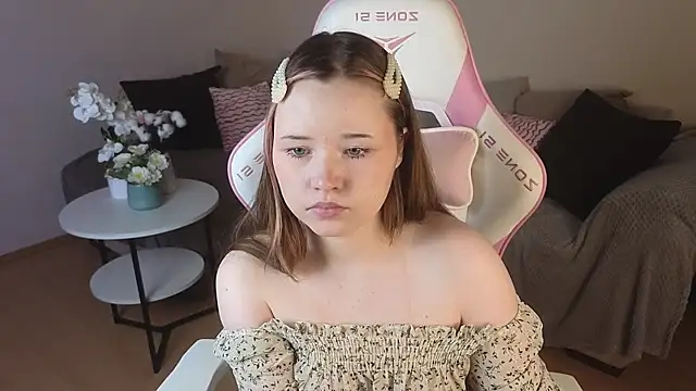 Snapshot of Sweetie_Hope chatting on November 8, 2025, 4:43 pm Sweetie Hope online show from November 8, 2025, 4:43 pm