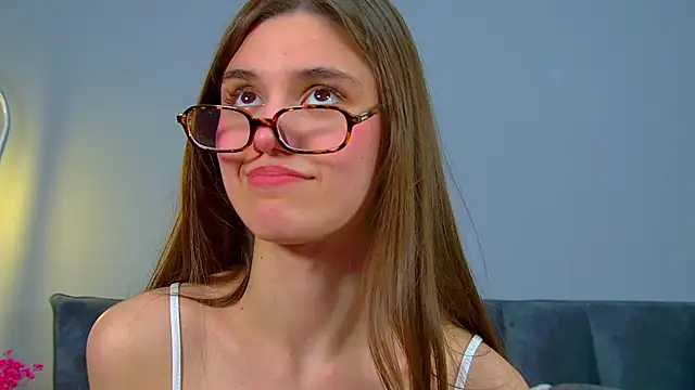 ArianaAllens online show from April 15, 2026, 8:09 pm