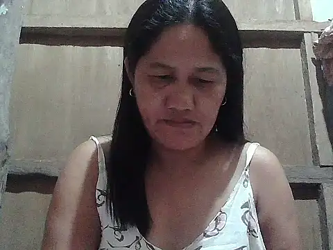 hotmama 063 online show from May 12, 2026, 9:21 pm