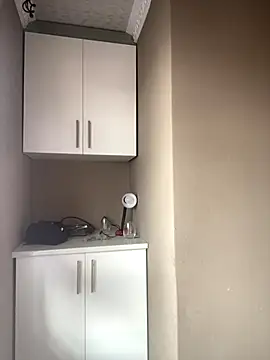 Snapshot of Moonzy77 chatting on November 5, 2025, 1:25 pm Moonzy77 online show from November 5, 2025, 1:25 pm