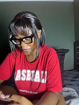 Moonzy77 online show from March 5, 2026, 12:29 am