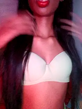 Snapshot of BunnyBloom25 chatting on September 15, 2025, 4:29 pm BunnyBloom25 online show from September 15, 2025, 4:29 pm