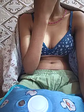 Aidakhan1212 online show from November 14, 2025, 6:22 pm