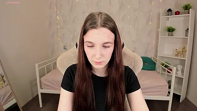 Snapshot of Miss___Eva chatting on September 16, 2025, 12:11 am Miss   Eva online show from September 16, 2025, 12:11 am