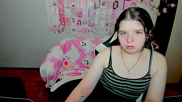 Snapshot of Acid_Kate chatting on November 4, 2025, 12:36 am Acid Kate online show from November 4, 2025, 12:36 am