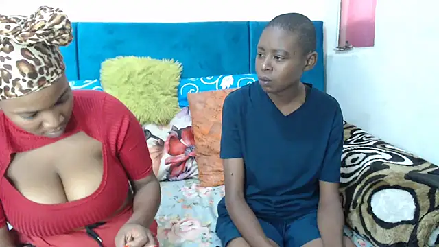 SweetSlenderChoc online show from March 7, 2026, 4:56 pm