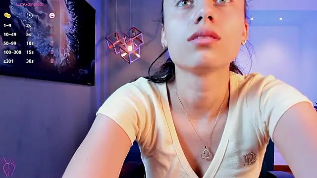 sofiapalacioss online show from March 4, 2026, 6:26 pm