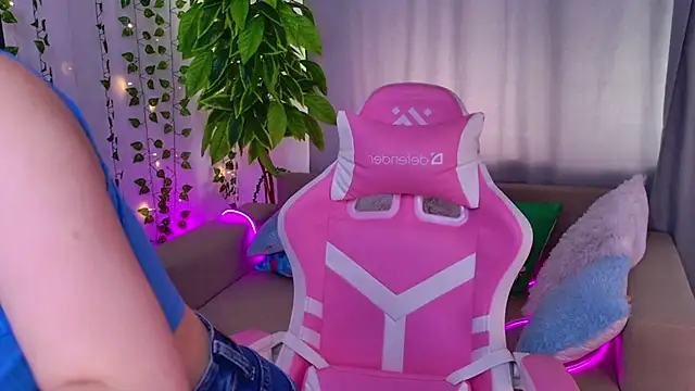 Snapshot of Angel_Braun chatting on September 19, 2025, 10:08 am Angel Braun online show from September 19, 2025, 10:08 am