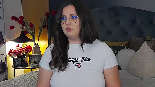 Mia Swano online show from November 27, 2025, 12:44 am