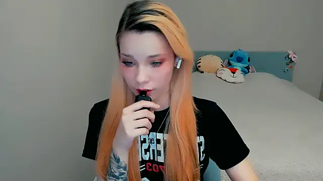 Kitten Alissa online show from October 13, 2025, 7:15 pm