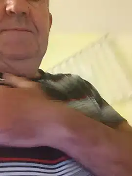 Snapshot of Oldmenhot66 chatting on September 16, 2025, 4:46 am Oldmenhot66 online show from September 16, 2025, 4:46 am