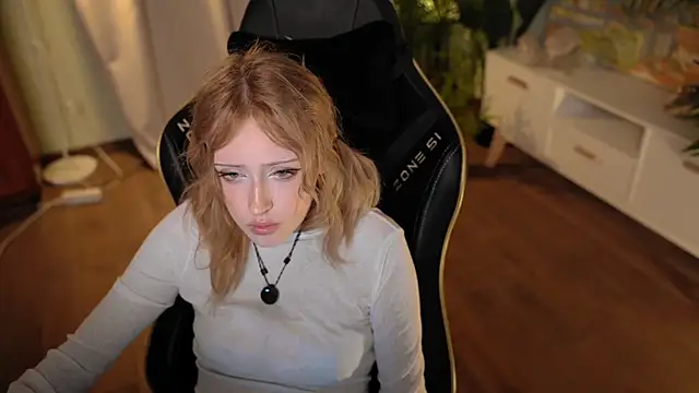 rosy petal online show from September 11, 2025, 11:05 pm