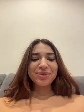 Snapshot of ItalianGirl chatting on December 1, 2025, 10:43 pm ItalianGirl online show from December 1, 2025, 10:43 pm