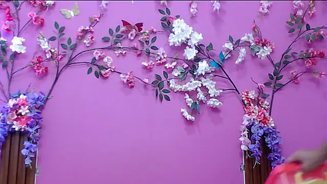 Snapshot of skinnysofia18 chatting on November 12, 2025, 1:48 pm skinnysofia18 online show from November 12, 2025, 1:48 pm