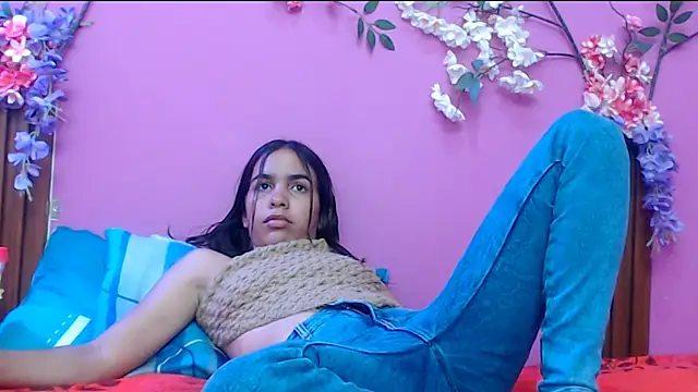 Snapshot of skinnysofia18 chatting on September 16, 2025, 12:50 pm skinnysofia18 online show from September 16, 2025, 12:50 pm