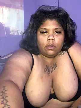 Snapshot of BlaxicanaMami chatting on October 16, 2025, 4:32 am BlaxicanaMami online show from October 16, 2025, 4:32 am