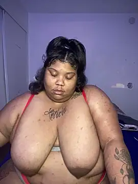 Snapshot of BlaxicanaMami chatting on October 20, 2025, 8:04 am BlaxicanaMami online show from October 20, 2025, 8:04 am