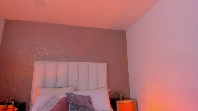 KaylieBrooks online show from November 9, 2025, 3:38 pm