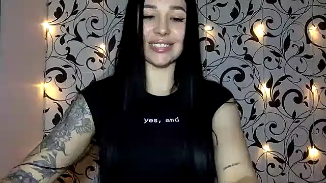 Ivelaa online show from November 1, 2025, 8:57 pm