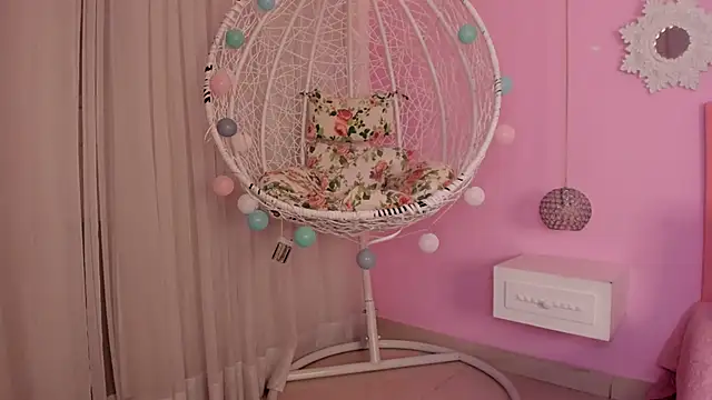 Snapshot of CannelaSmith chatting on September 19, 2025, 7:18 pm CannelaSmith online show from September 19, 2025, 7:18 pm